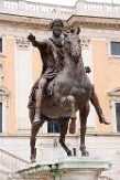 ITRO116168 Ruiterstandbeeld van Marcus Aurelius